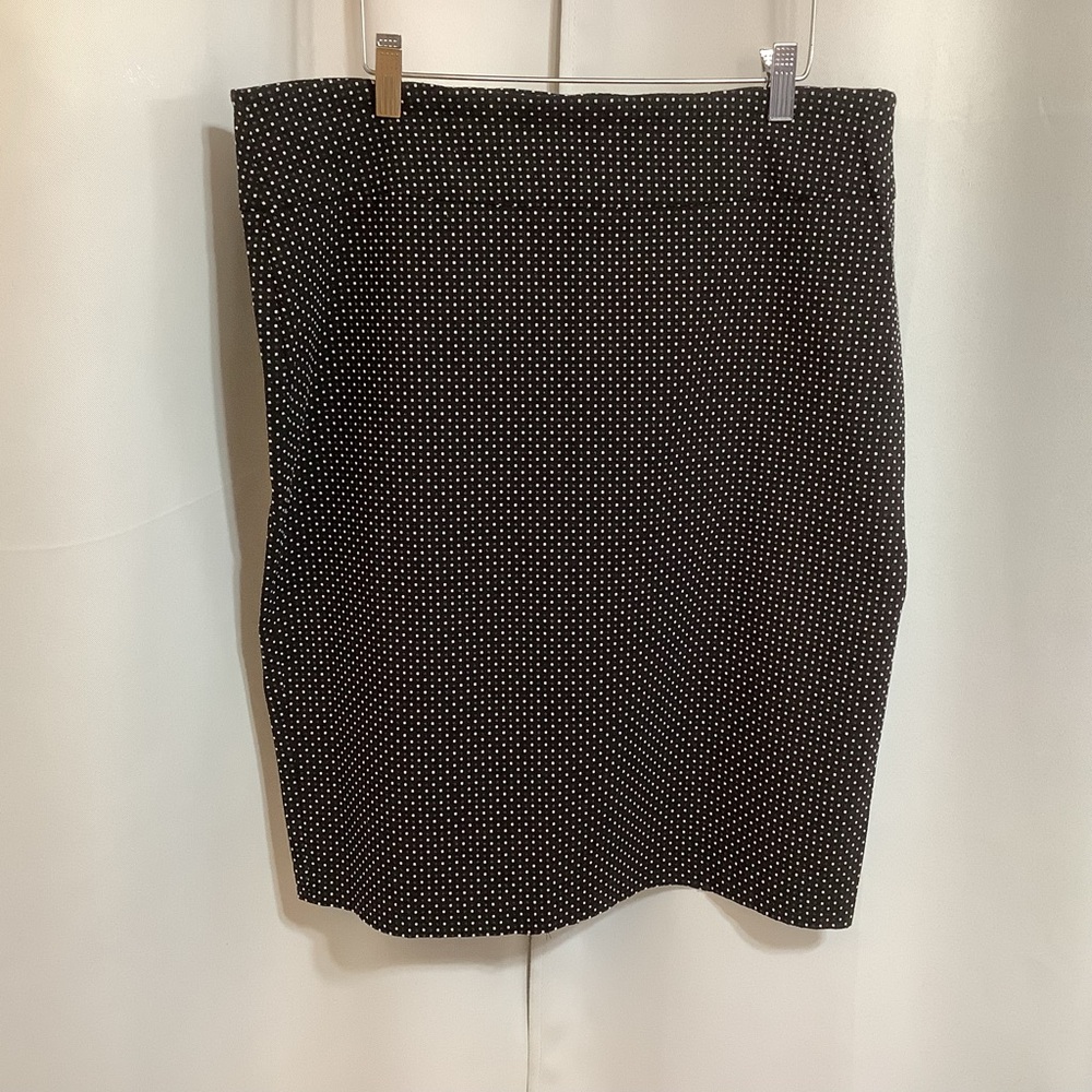 Soho Apparel Ltd Skirt Women’s Size Large Checkered Pull On Pencil Midi